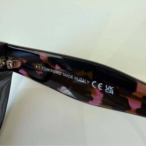 NEW!!! Tom Ford Cara TF940 05B women sunglasses Authentic